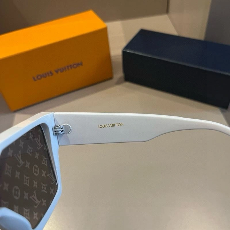Louis Vuitton Sunglasses Casual 280895