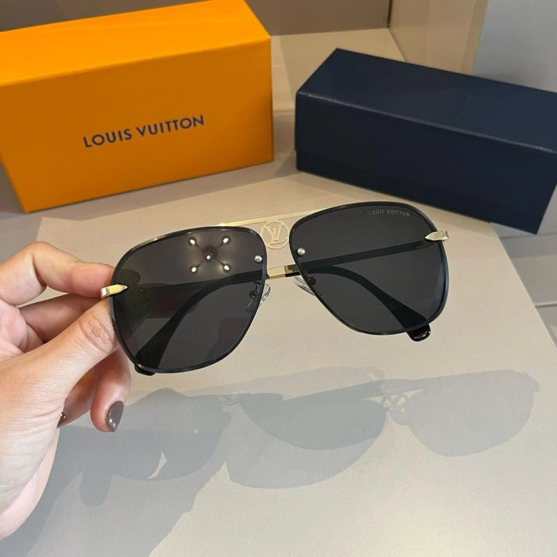 Stylish Louis Vuitton Sunglasses 280909