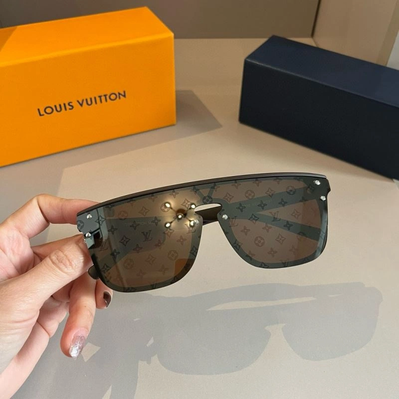 Louis Vuitton Sunglasses Upgraded 280903