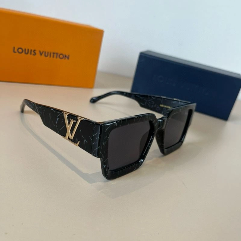 FashionForward Louis Vuitton Sunglasses 280892