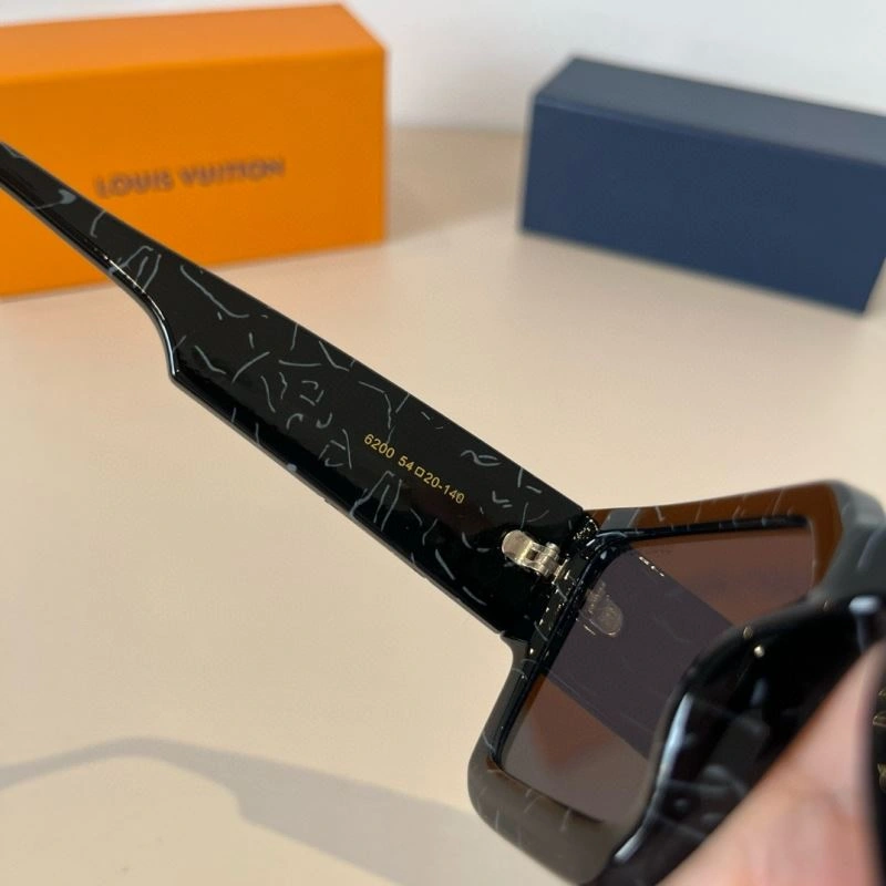 FashionForward Louis Vuitton Sunglasses 280892