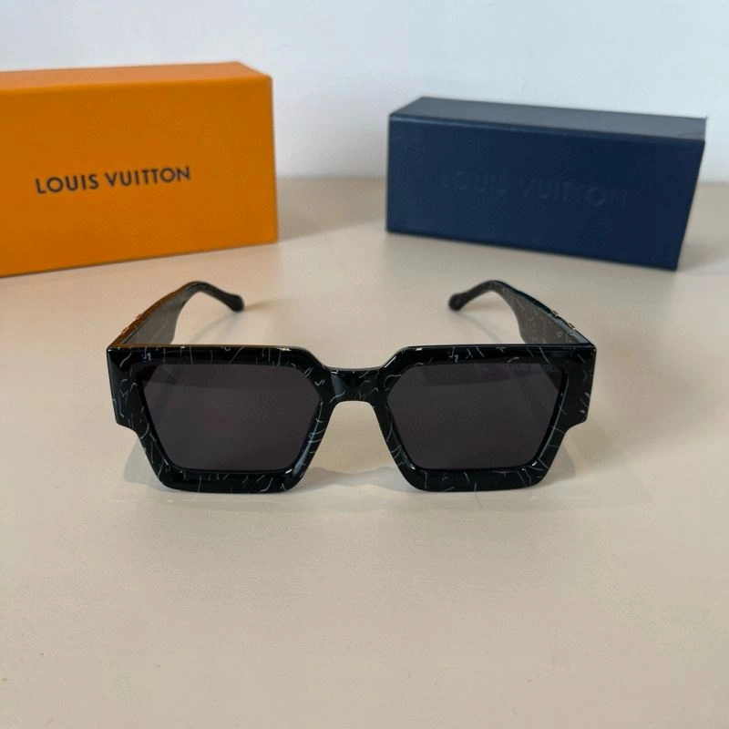 FashionForward Louis Vuitton Sunglasses 280892