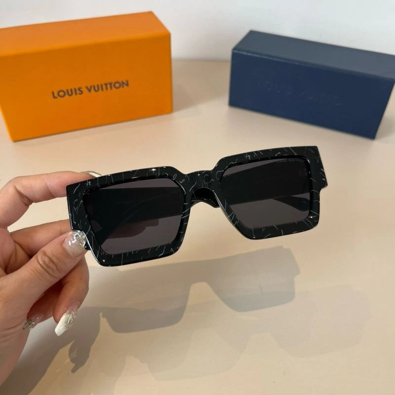 FashionForward Louis Vuitton Sunglasses 280892