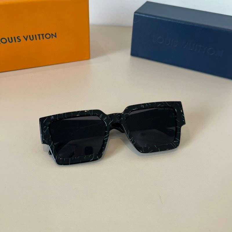 FashionForward Louis Vuitton Sunglasses 280892