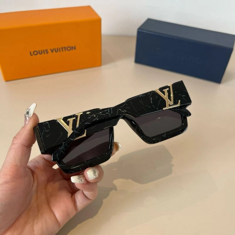 FashionForward Louis Vuitton Sunglasses 280892