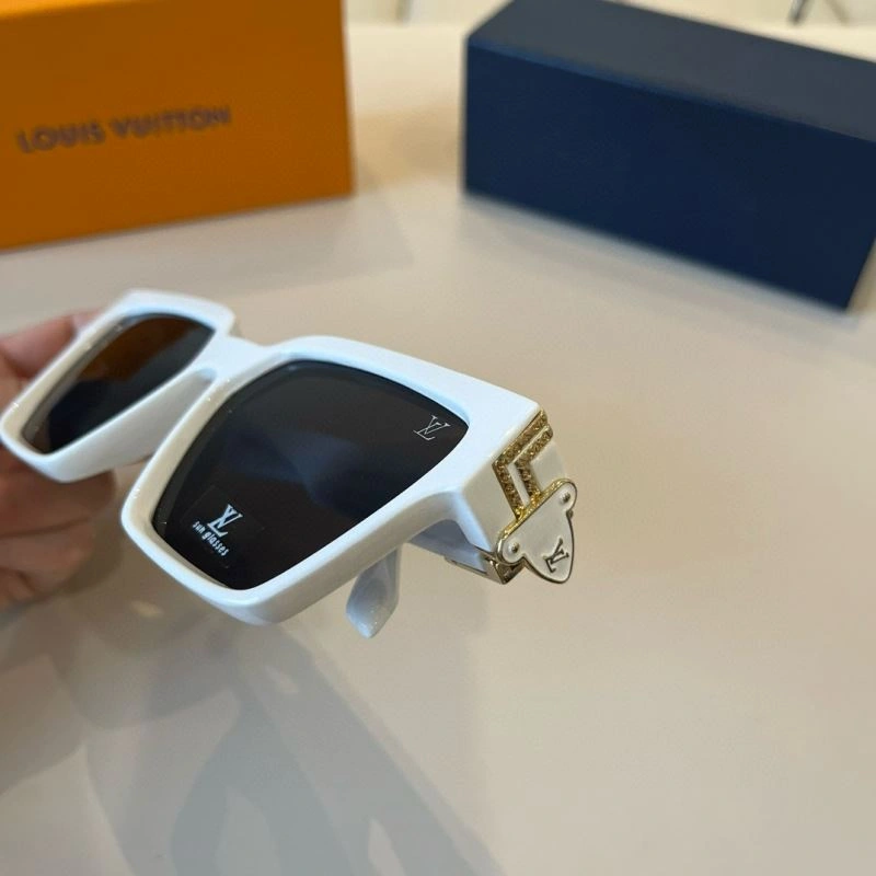 Bold Louis Vuitton Sunglasses 280891