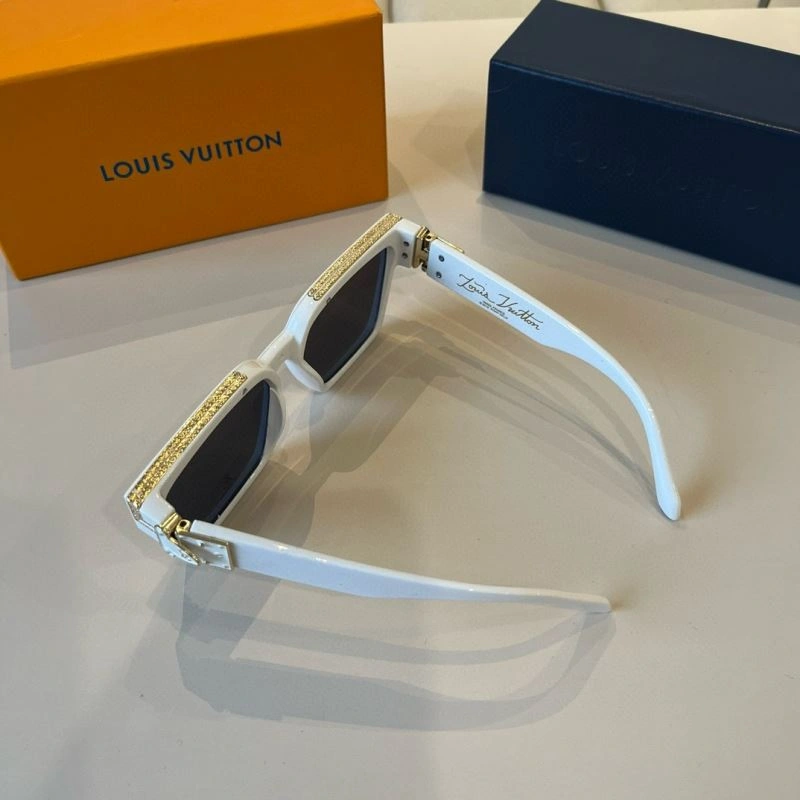 Bold Louis Vuitton Sunglasses 280891