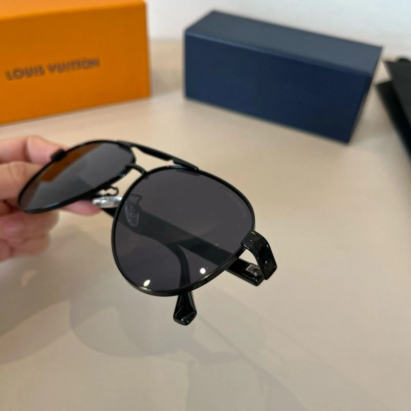 Louis Vuitton Sunglasses Packable 280888