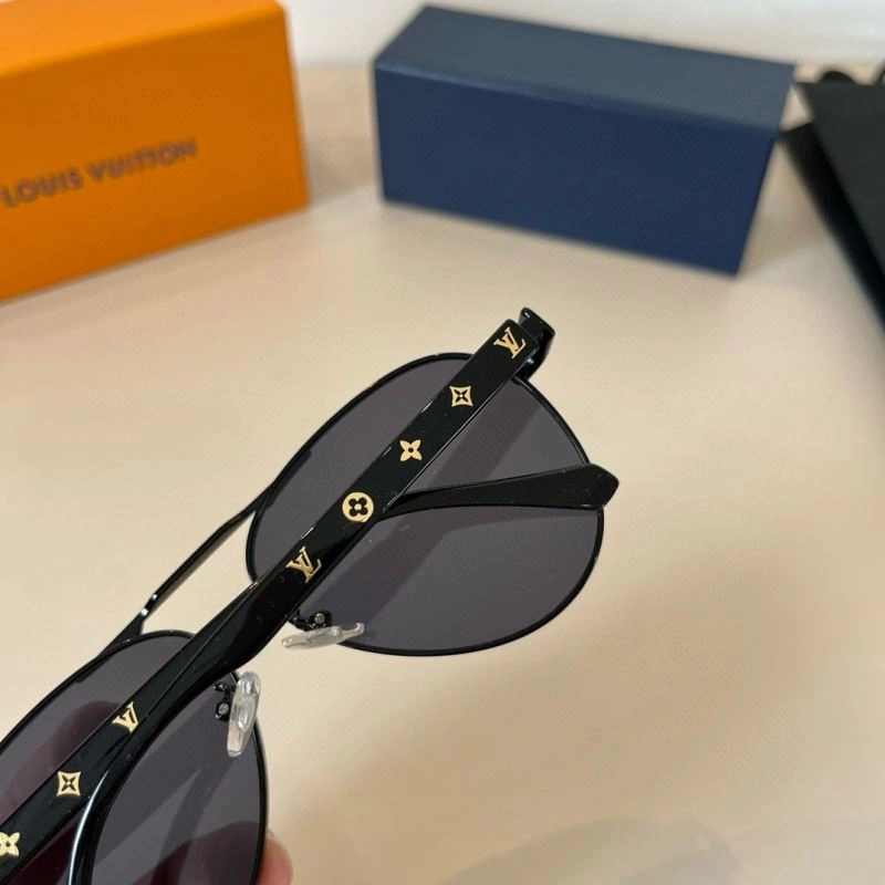 Louis Vuitton Sunglasses Packable 280888