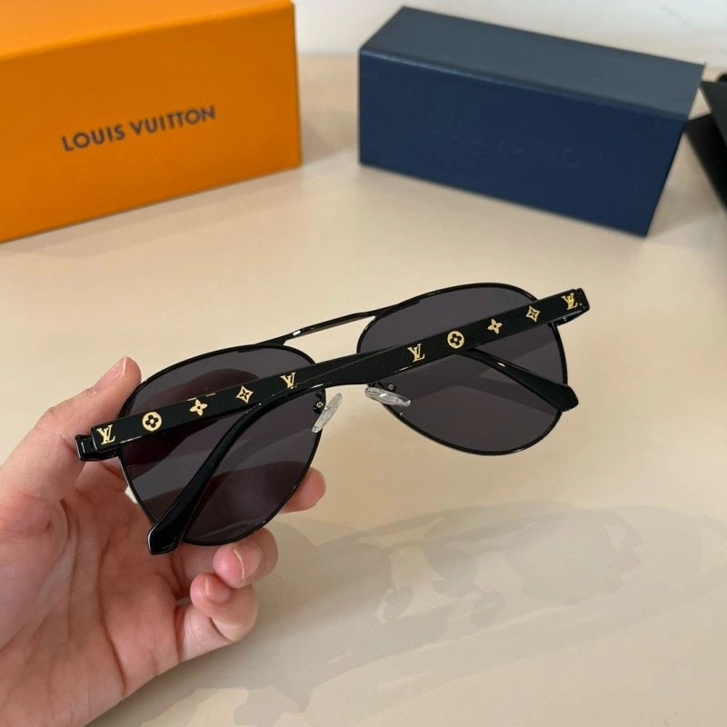 Louis Vuitton Sunglasses Packable 280888