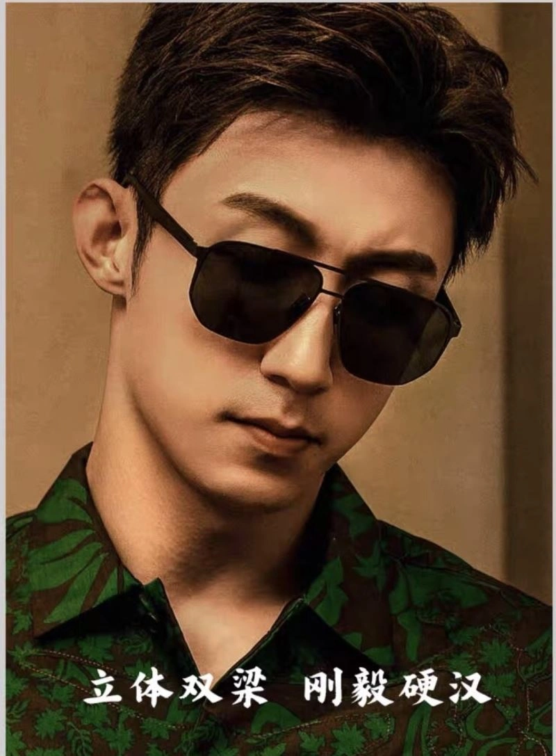 Sporty Louis Vuitton Sunglasses 280885