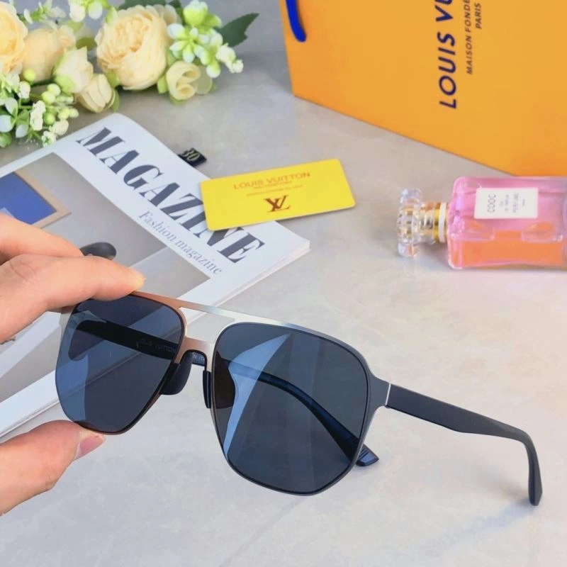 Sporty Louis Vuitton Sunglasses 280885