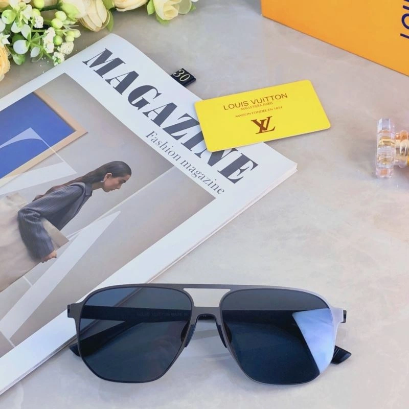 Sporty Louis Vuitton Sunglasses 280885