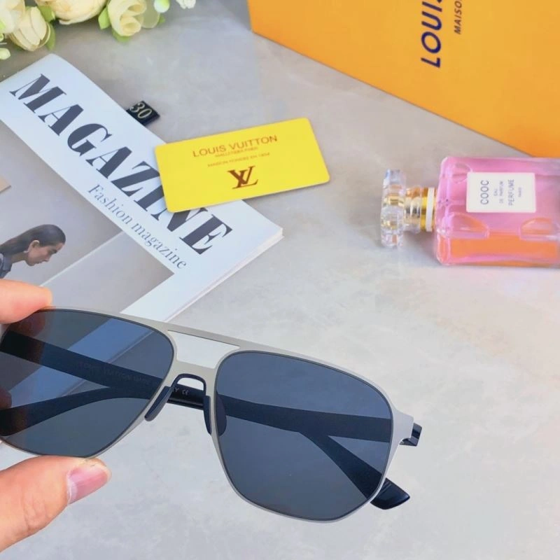Sporty Louis Vuitton Sunglasses 280885