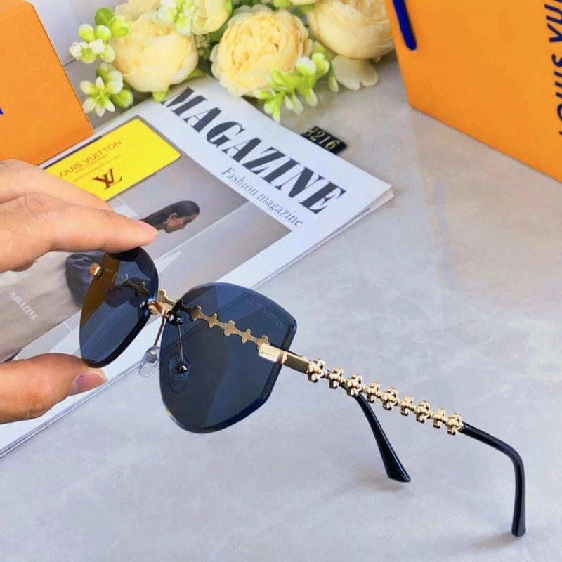 Seasonal Louis Vuitton Sunglasses 280878