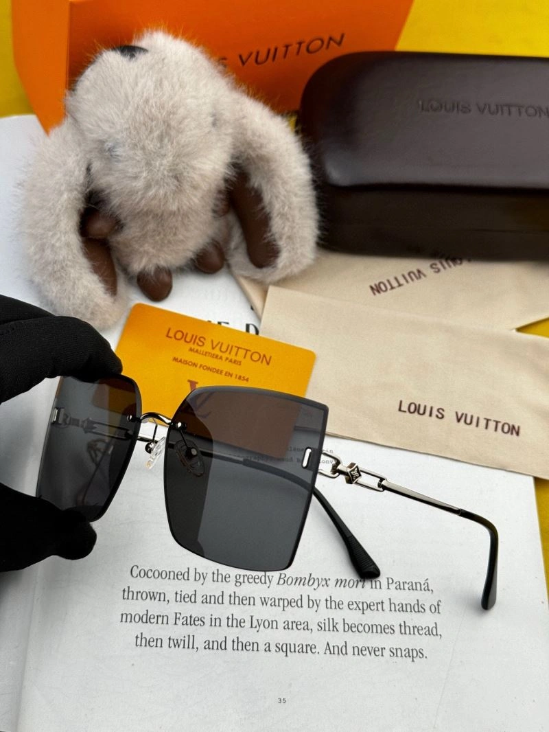 Louis Vuitton Sunglasses WrinkleFree 280856