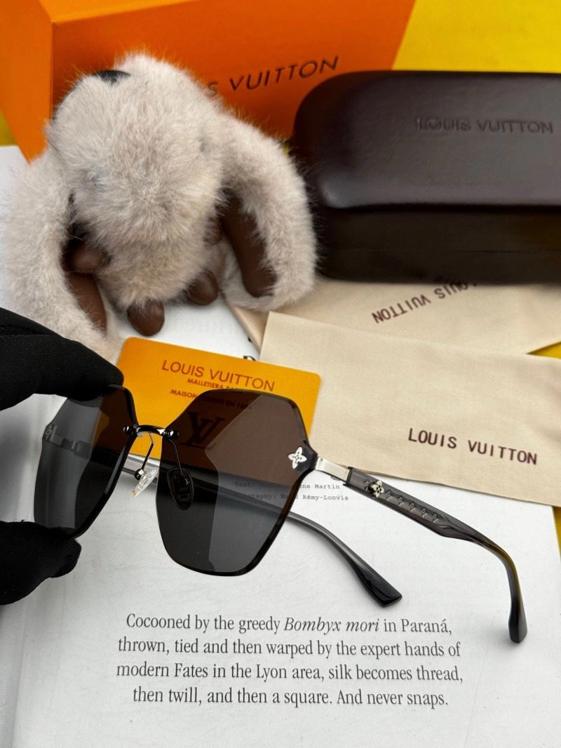 Louis Vuitton Sunglasses Durable 280864