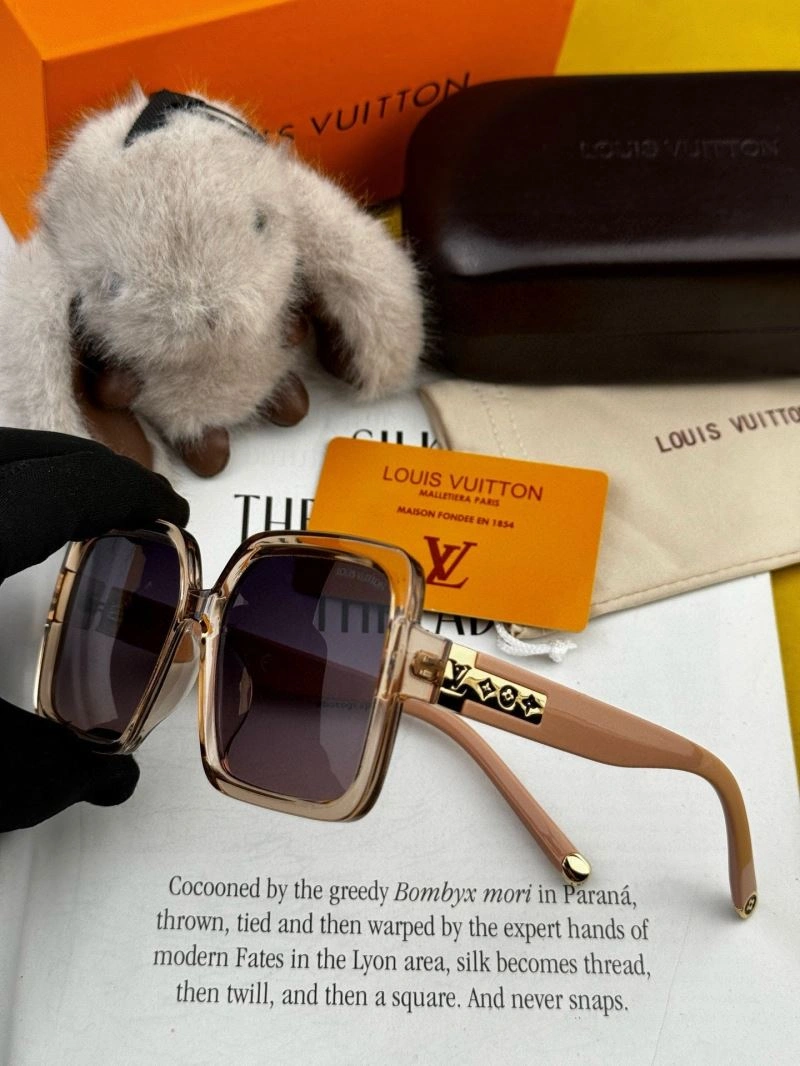 Louis Vuitton Sunglasses Vibrant 280873
