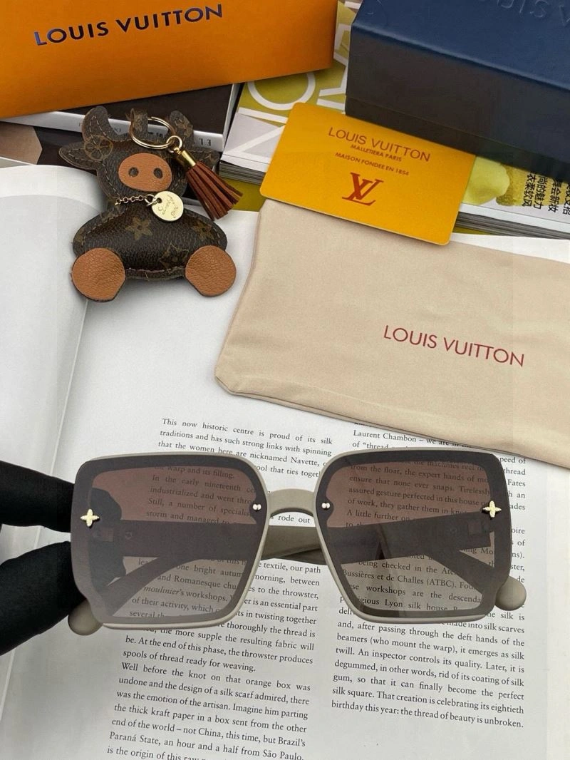 Soft Louis Vuitton Sunglasses 280870