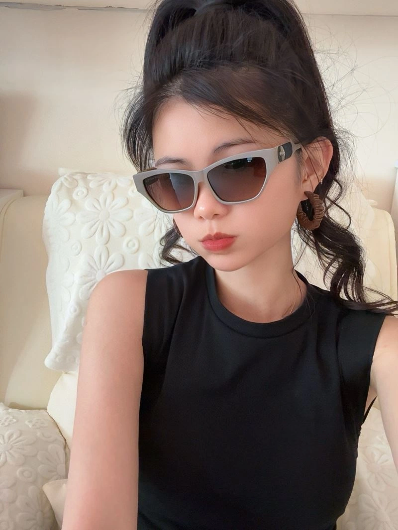 Louis Vuitton Sunglasses Unique 280847