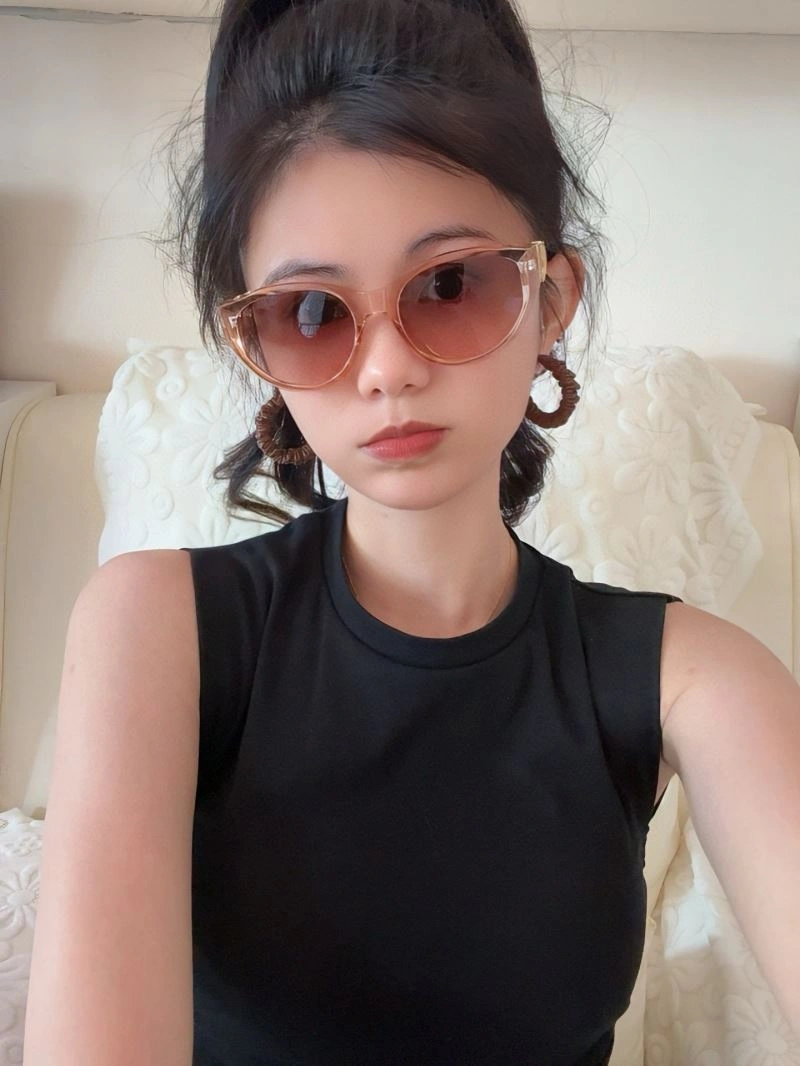 Louis Vuitton Sunglasses Stylish 280848