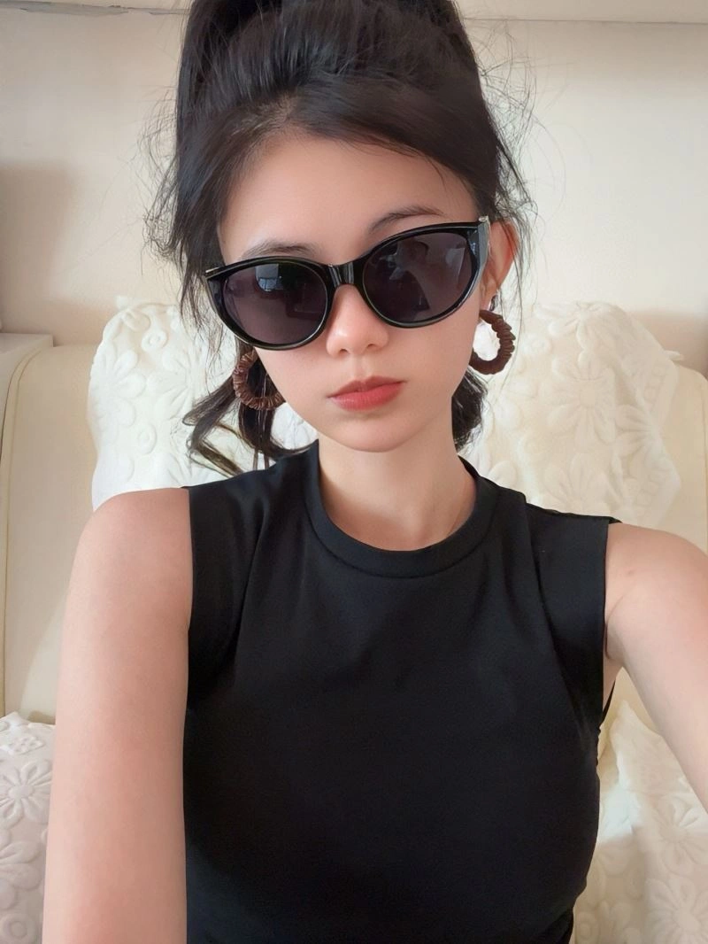 Louis Vuitton Sunglasses Stylish 280848