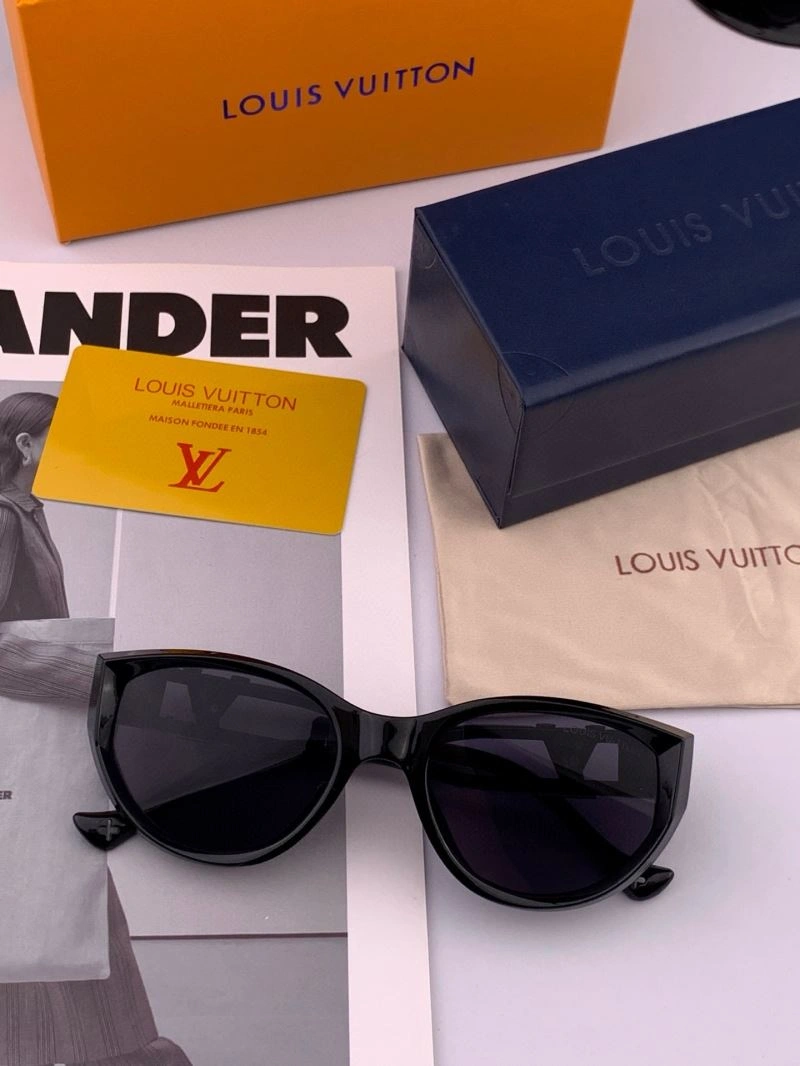 Louis Vuitton Sunglasses Stylish 280848