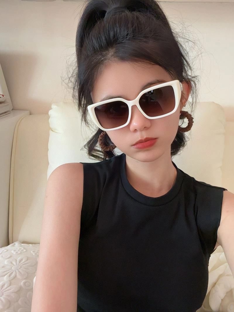 Cozy Louis Vuitton Sunglasses 280846