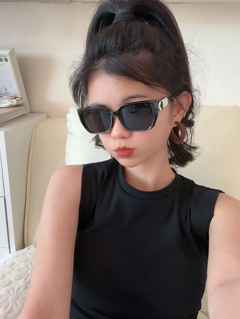 Cozy Louis Vuitton Sunglasses 280846