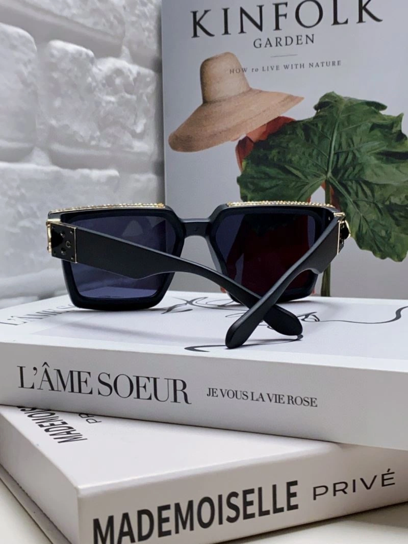Louis Vuitton Sunglasses Timeless 280818