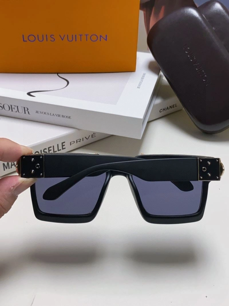 Louis Vuitton Sunglasses Timeless 280818