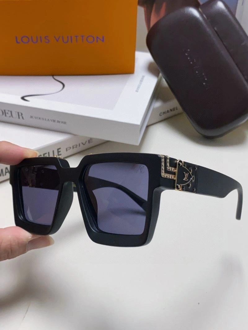 Louis Vuitton Sunglasses Timeless 280818