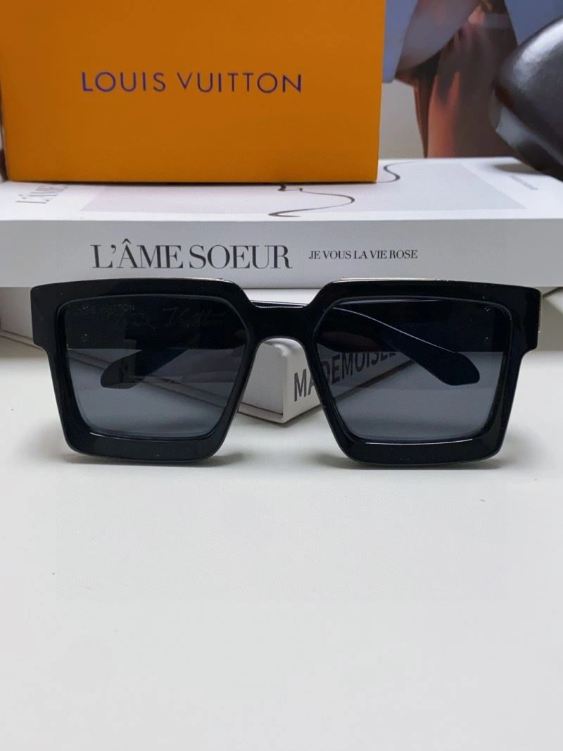 Louis Vuitton Sunglasses ZipUp 280819