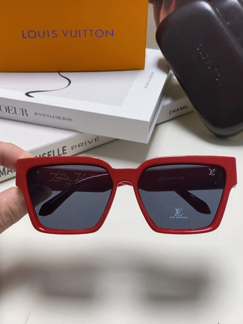 Louis Vuitton Sunglasses Durable 280817
