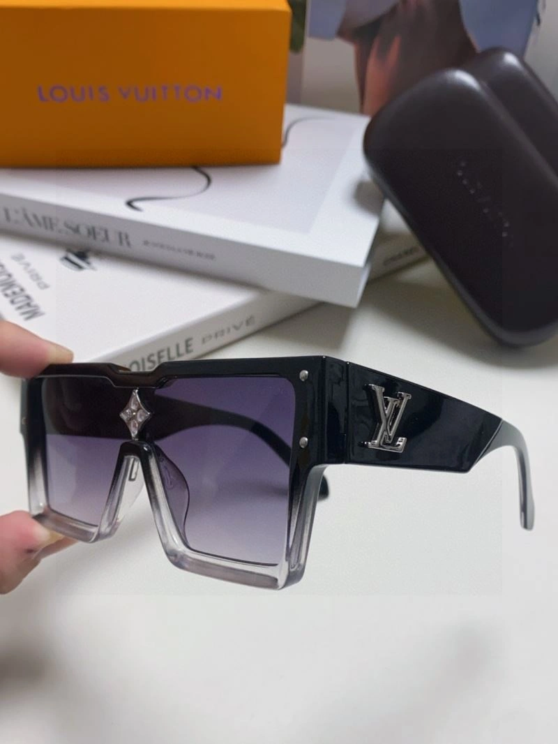 Bright Louis Vuitton Sunglasses 280841