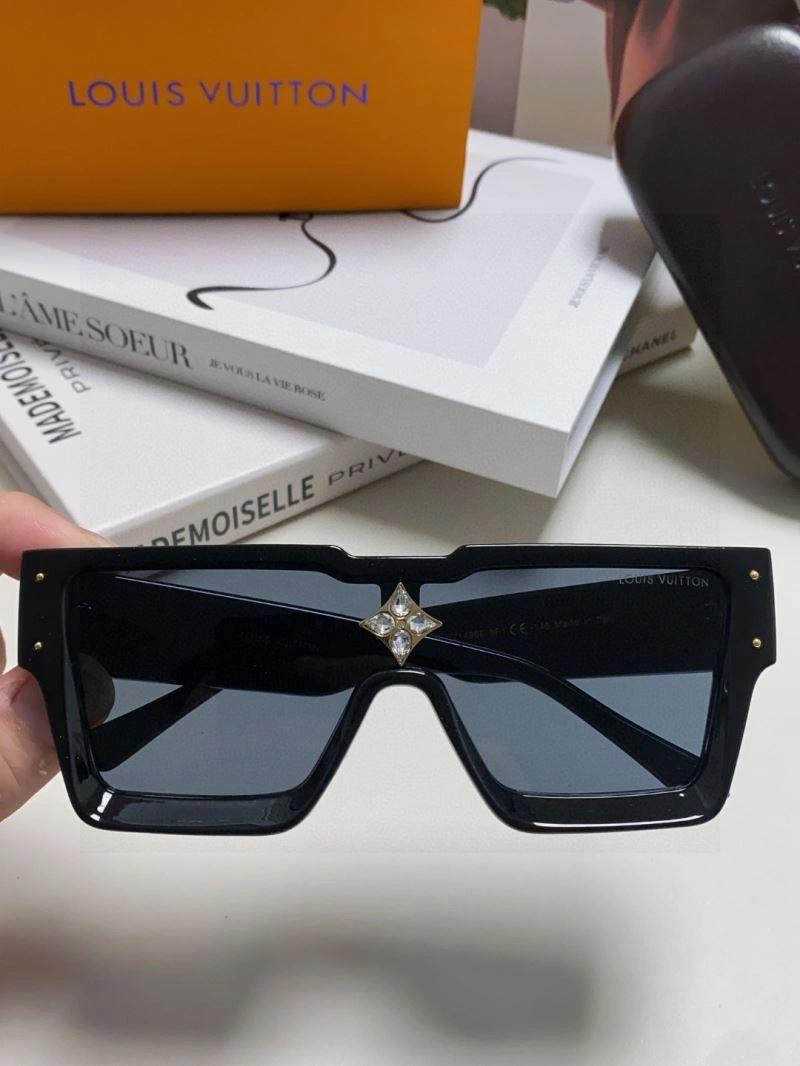 Louis Vuitton Sunglasses Cozy 280839
