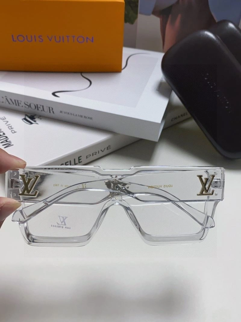 WaterResistant Louis Vuitton Sunglasses 280838