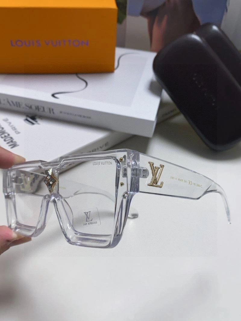 WaterResistant Louis Vuitton Sunglasses 280838