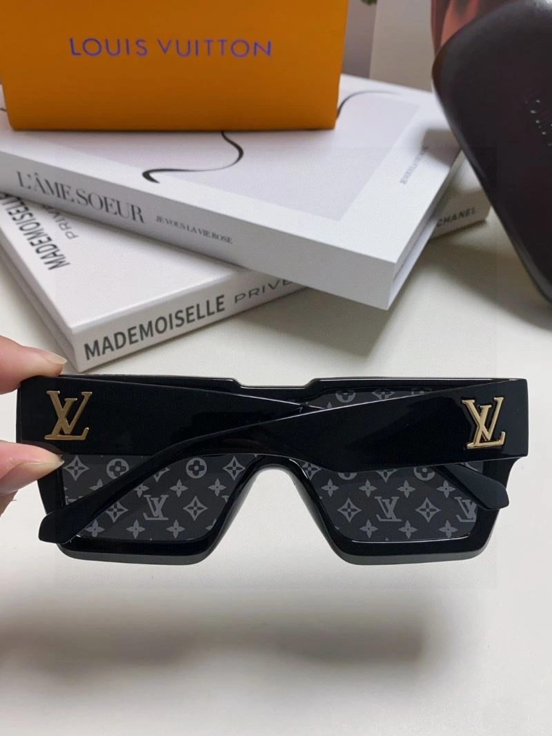Louis Vuitton Sunglasses Functional 280826