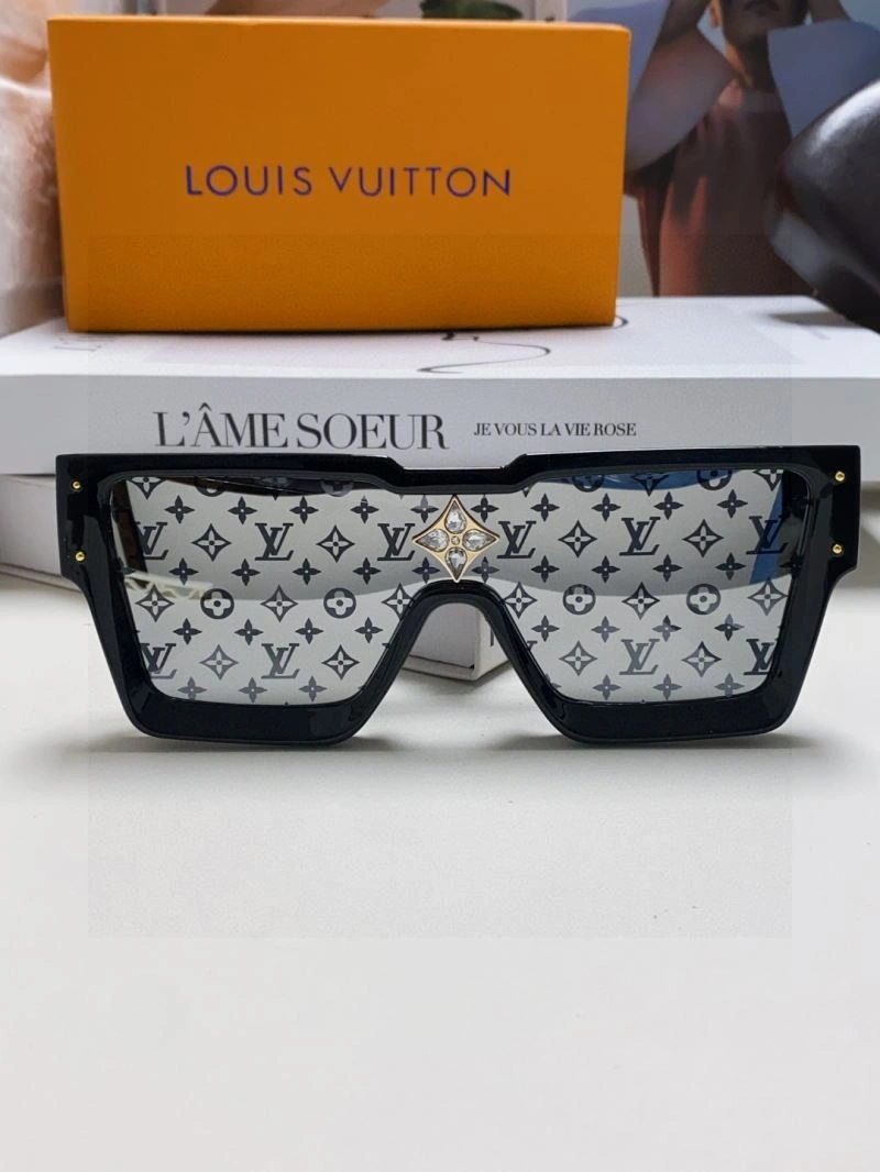 Louis Vuitton Sunglasses Functional 280826