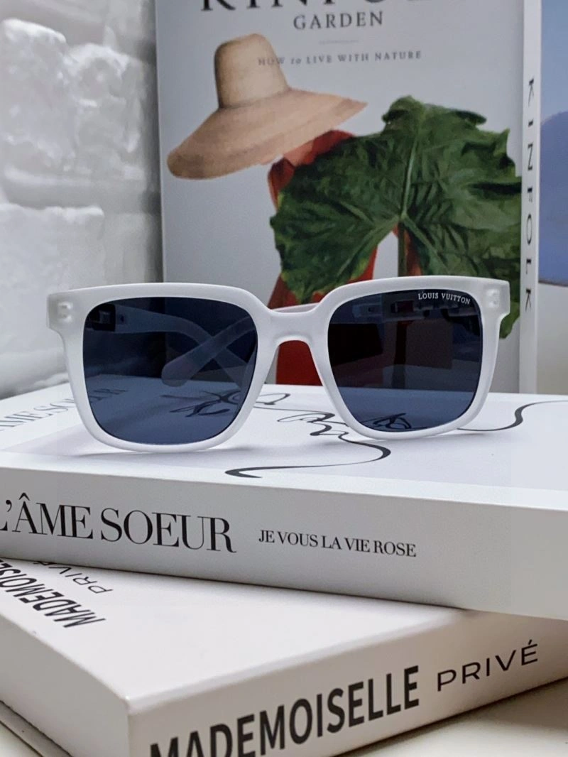 Louis Vuitton Sunglasses Fashionable 280822