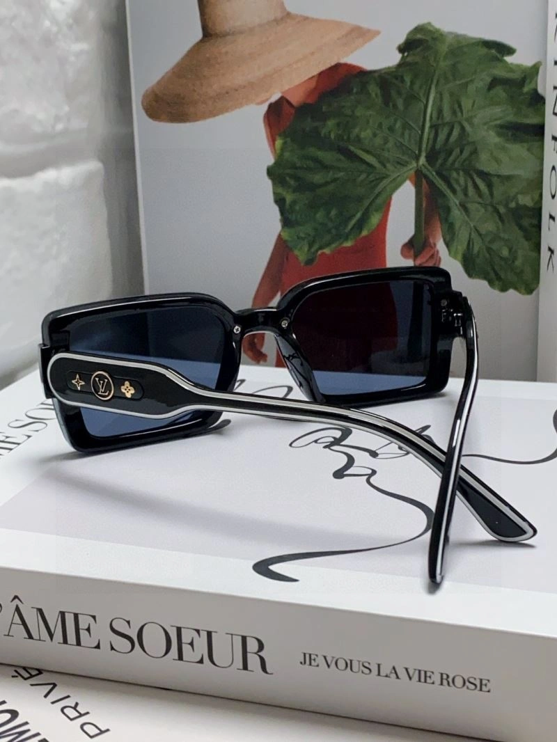 Louis Vuitton Sunglasses Sporty 280842
