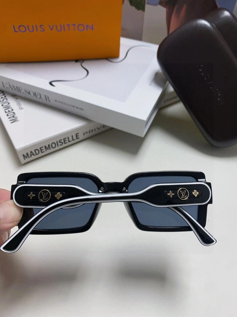 Louis Vuitton Sunglasses Sporty 280842