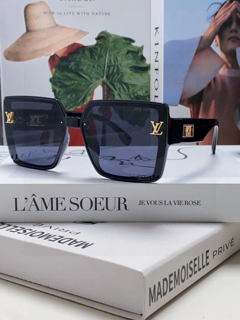 Bright Louis Vuitton Sunglasses 280833