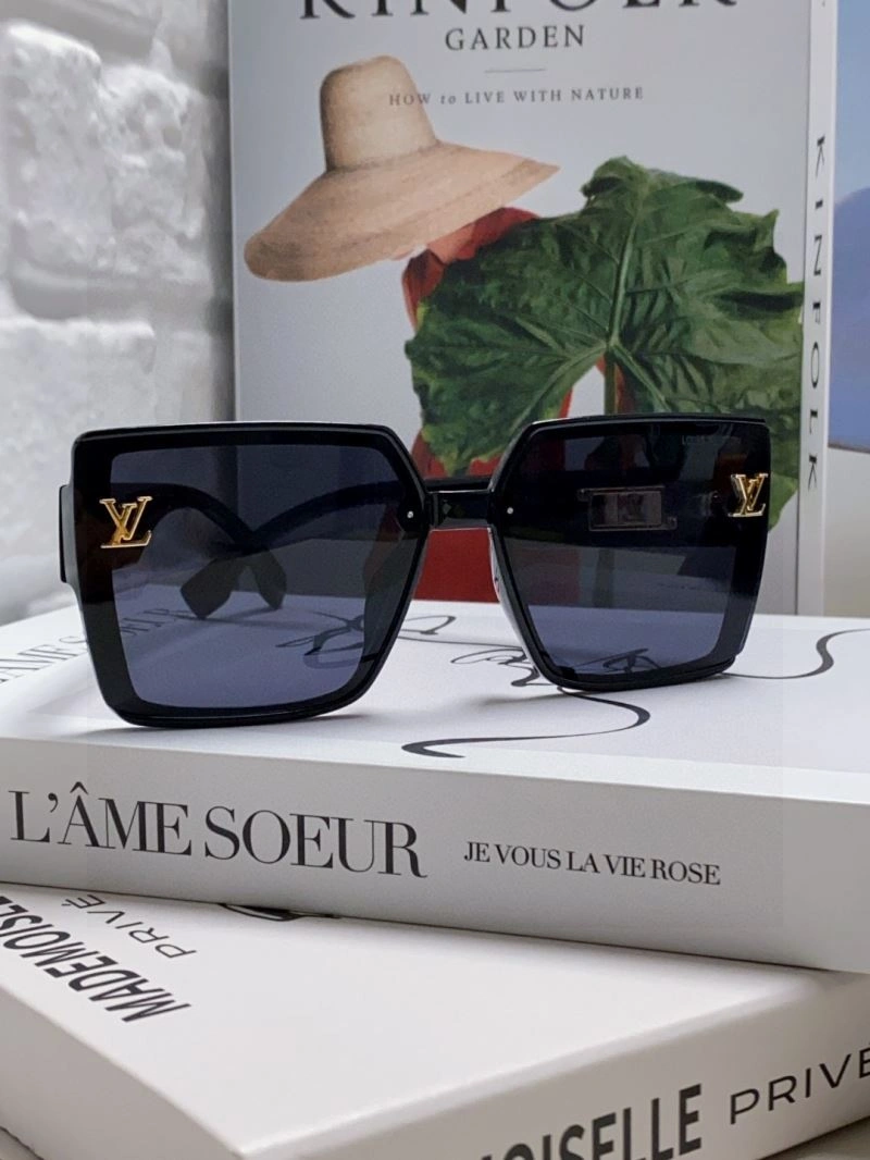 Bright Louis Vuitton Sunglasses 280833