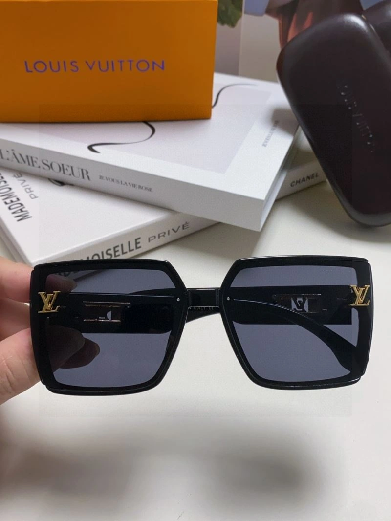 Bright Louis Vuitton Sunglasses 280833