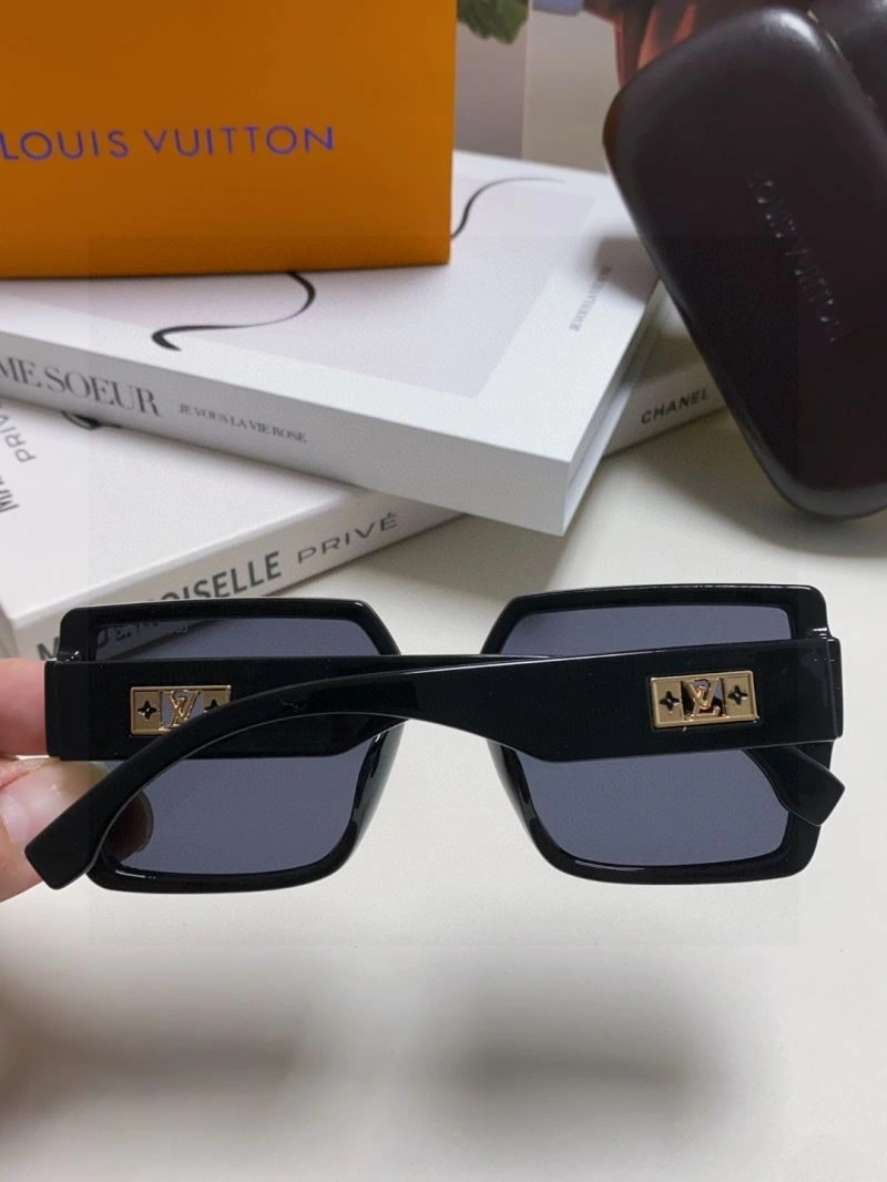 Bright Louis Vuitton Sunglasses 280833
