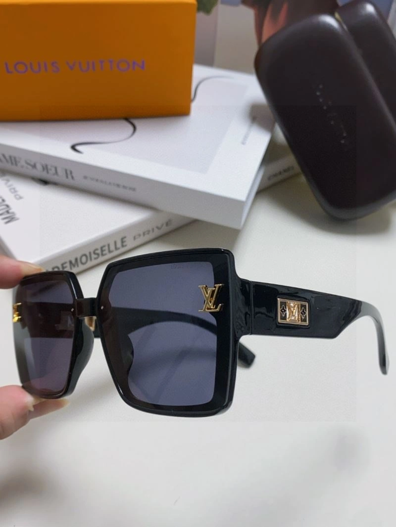 Bright Louis Vuitton Sunglasses 280833