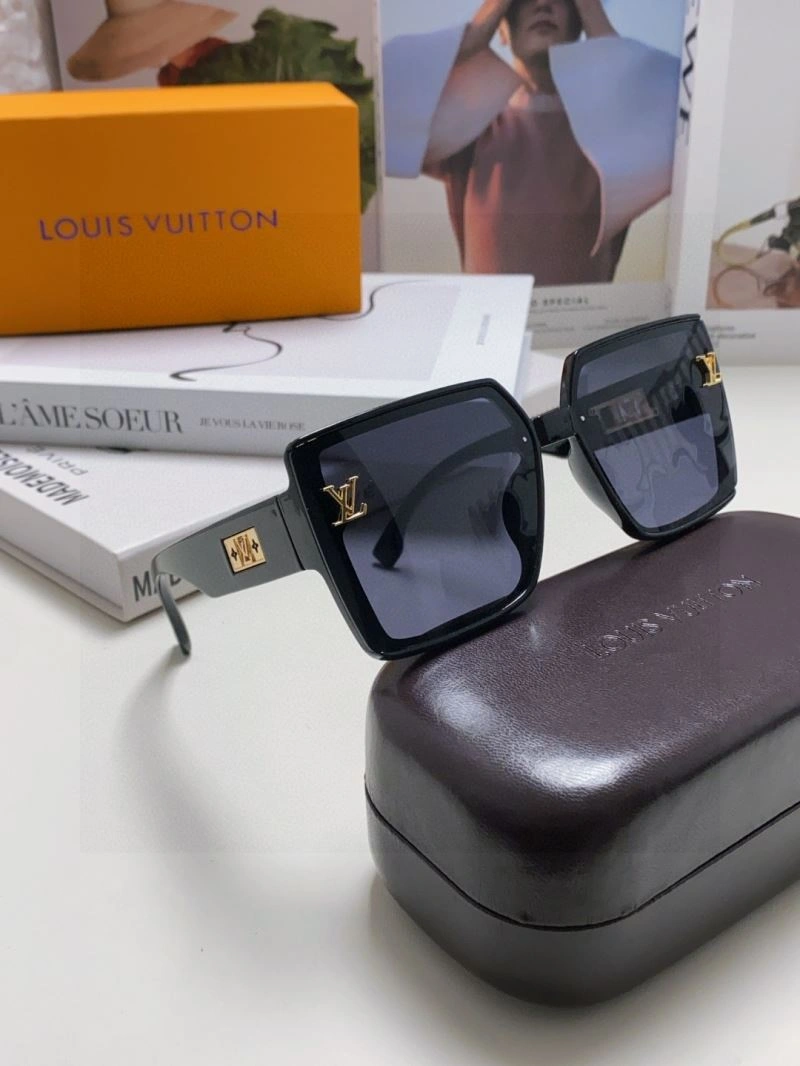 Bright Louis Vuitton Sunglasses 280833