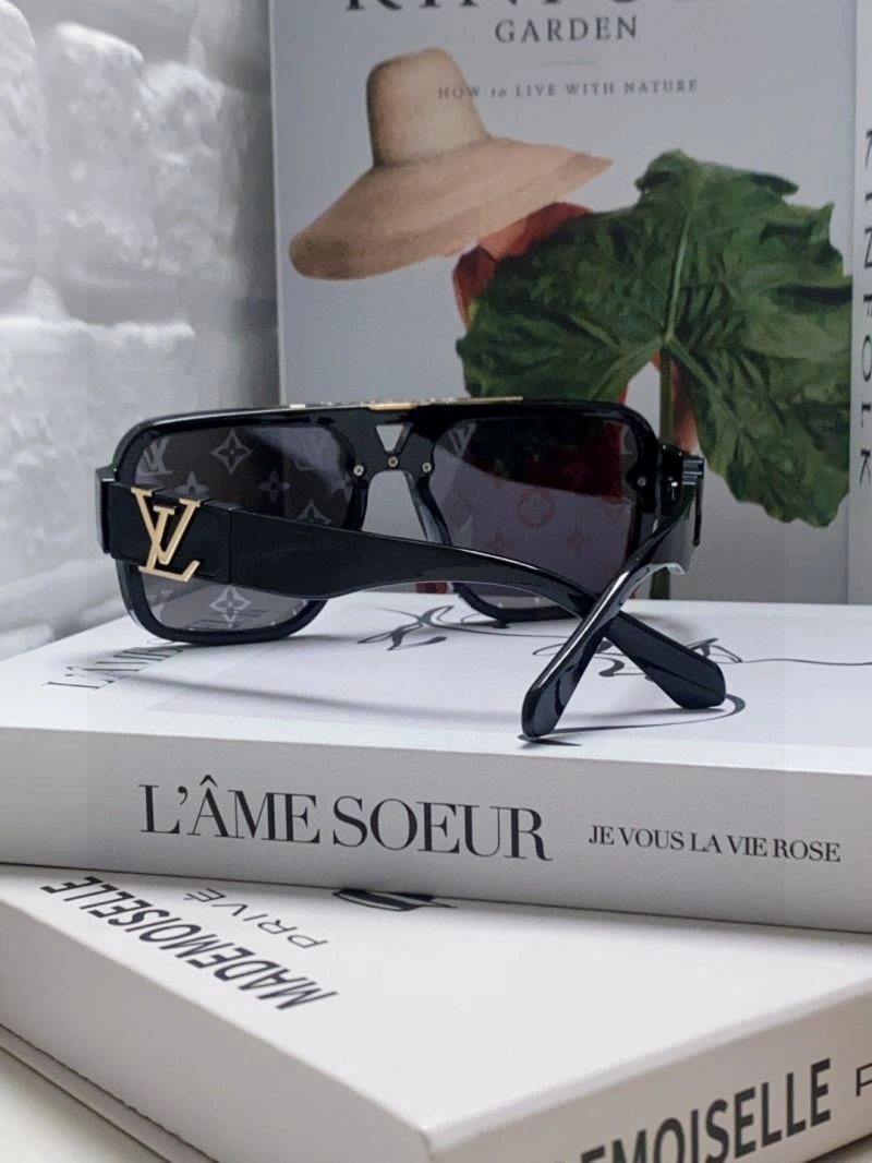 SunProtective Louis Vuitton Sunglasses 280820